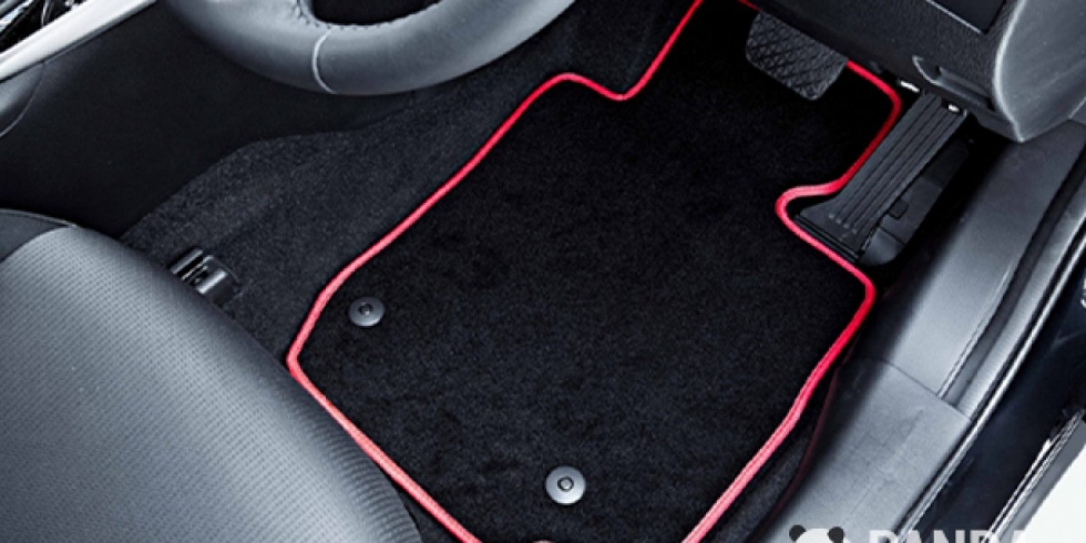 thảm lót sàn ô tô bằng nhựa  3